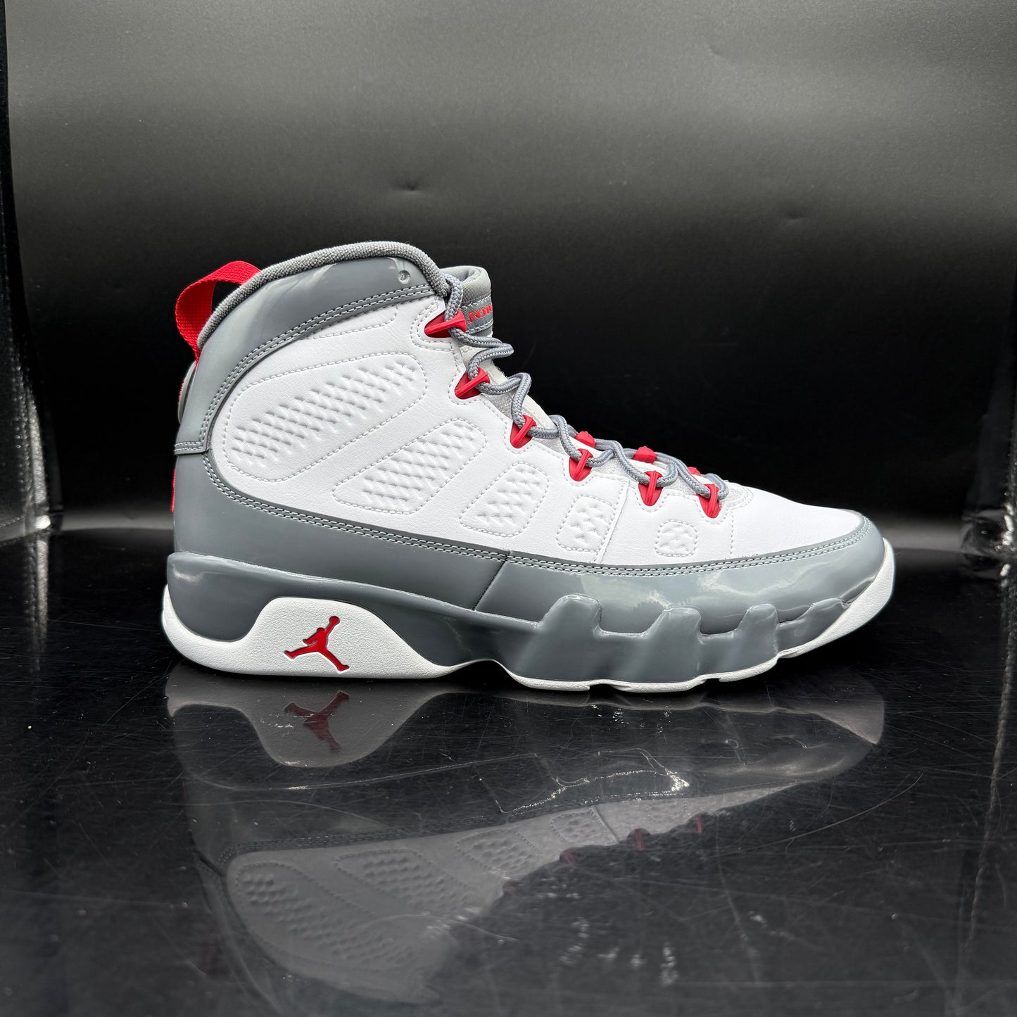 Jordan 9 Fire Red SZ 10.5 (DS)