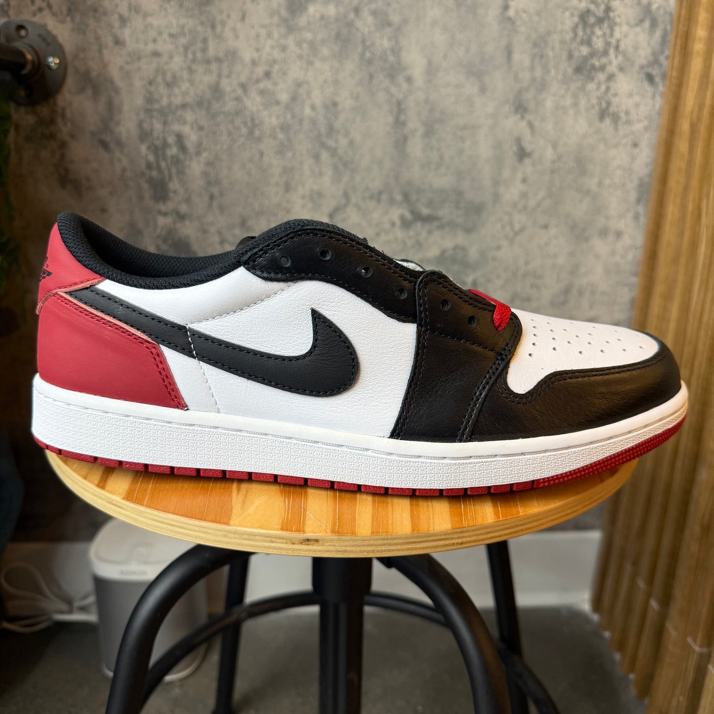 Jordan 1 Low Black Toe SZ 12 (DS)