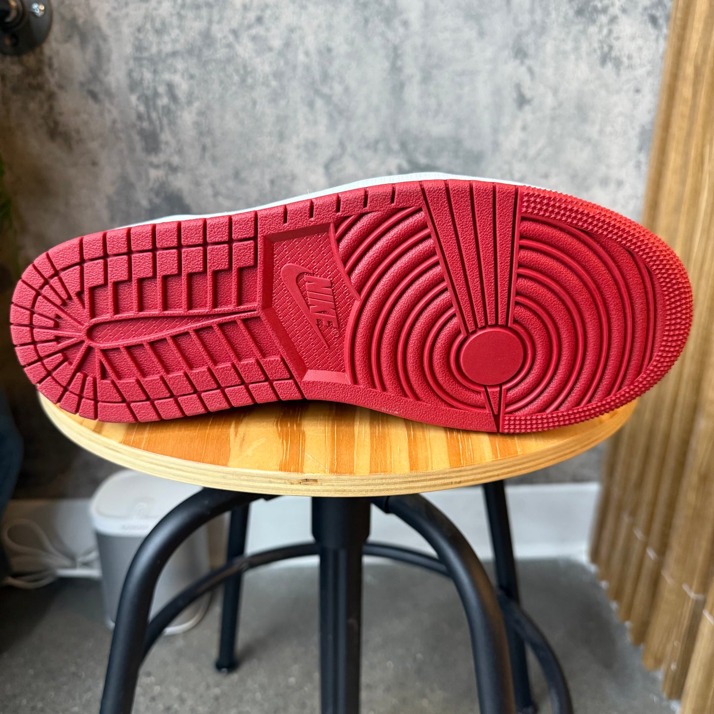 Jordan 1 Low Black Toe SZ 8 (DS)