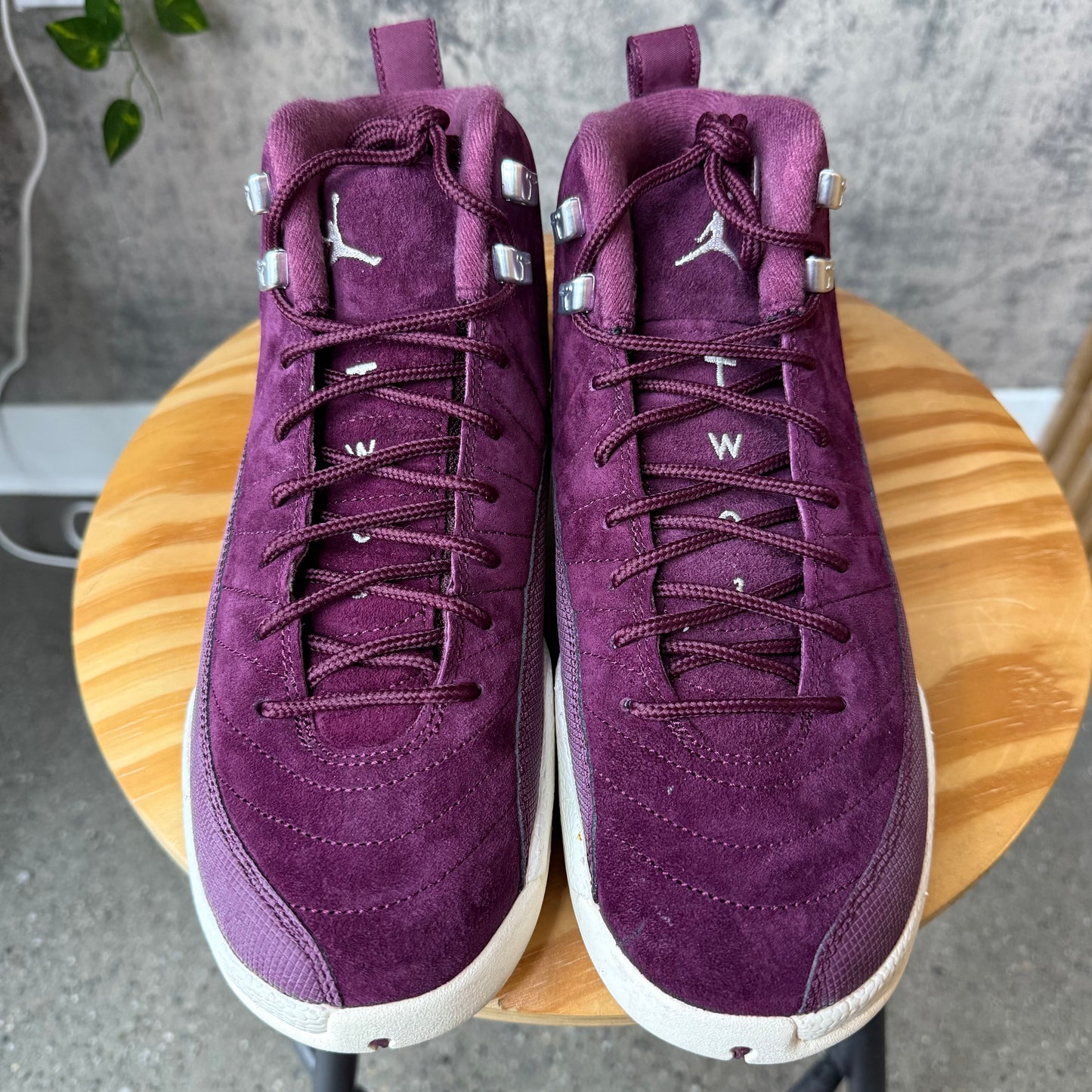 (PRE-OWNED) Jordan 12 Bordeaux SZ 7Y