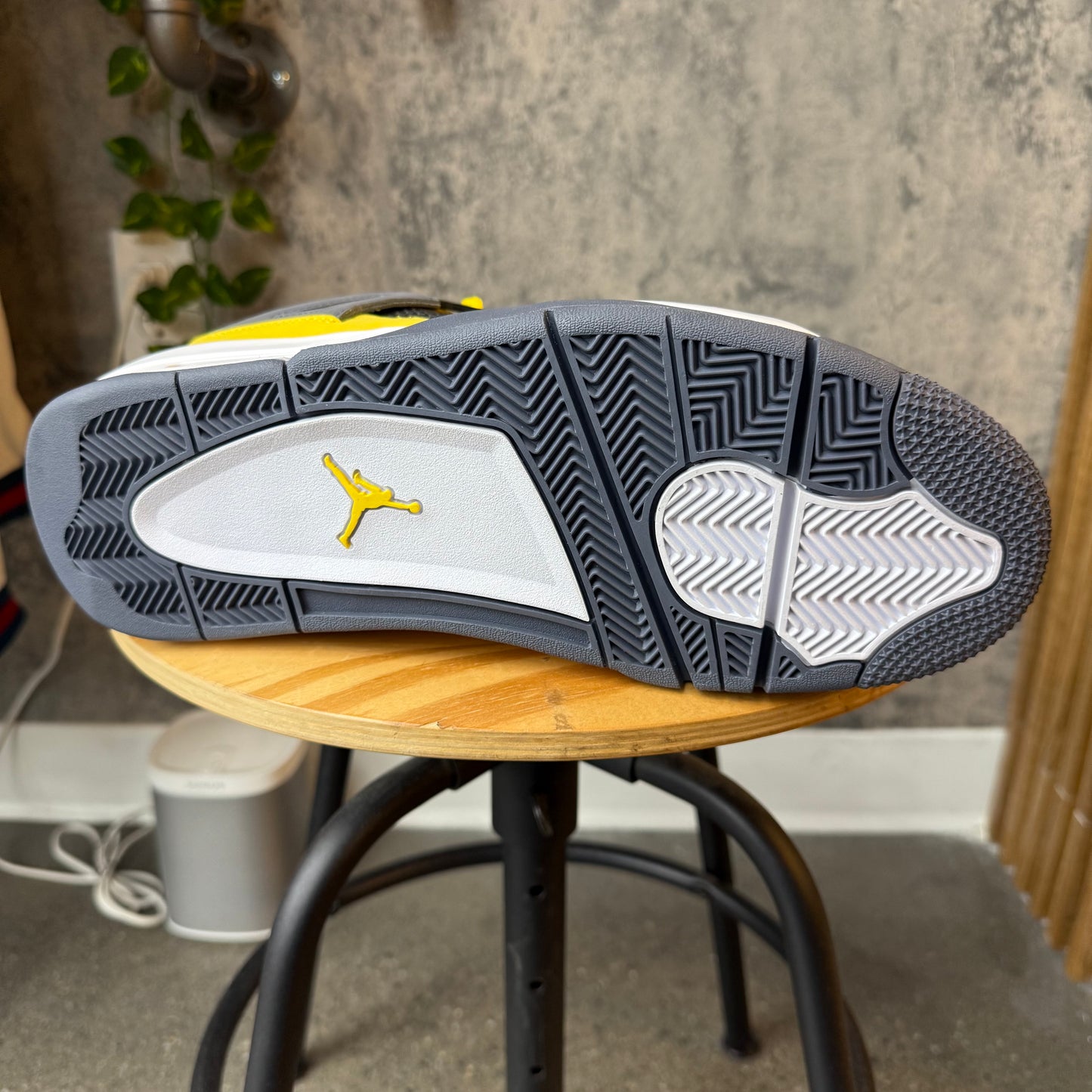 Jordan 4 Lightning SZ 11.5 (DS)