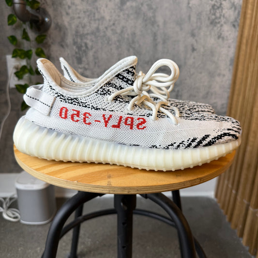 (PRE-OWNED) Yeezy 350v2 Zebra SZ 7.5