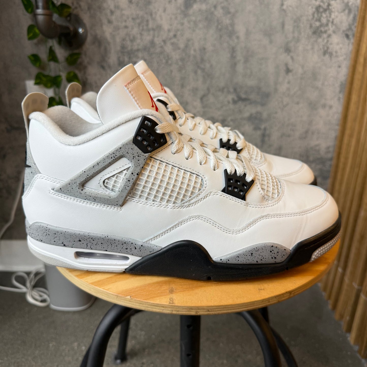 (PRE-OWNED) White Cement 3 Reimagined SZ 11.5