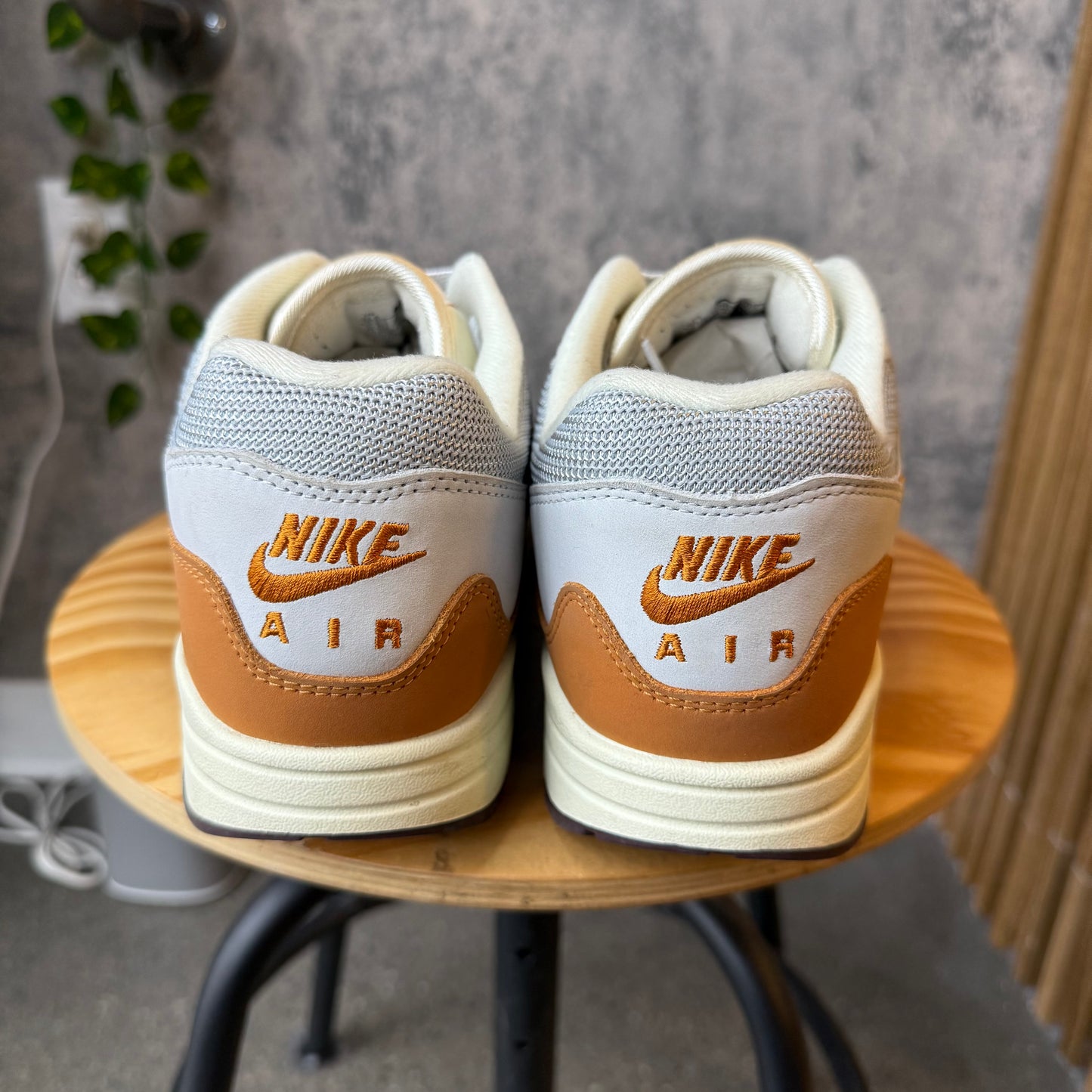 (PRE-OWNED) Nike Air Max Patta Monarch SZ 11.5