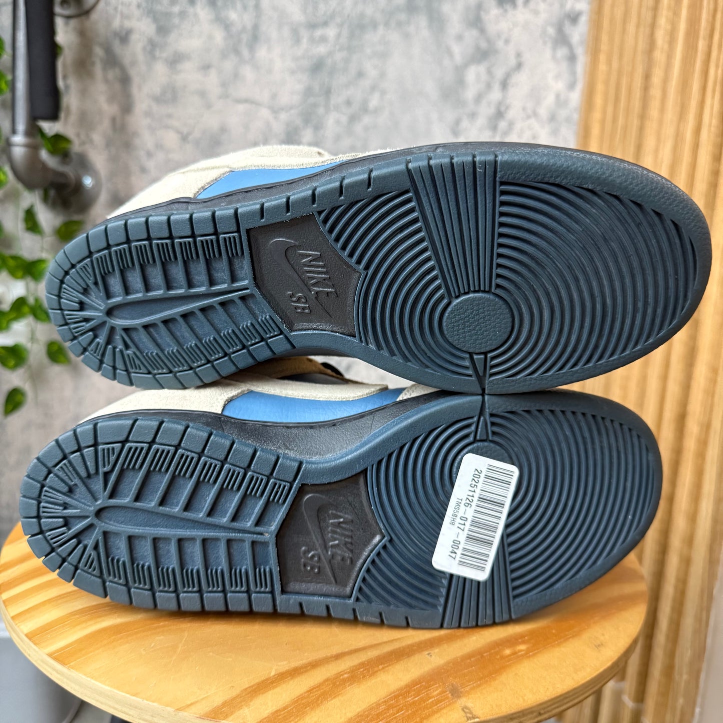 PRE-OWNED Nike SB Thunderstorm SZ 8**