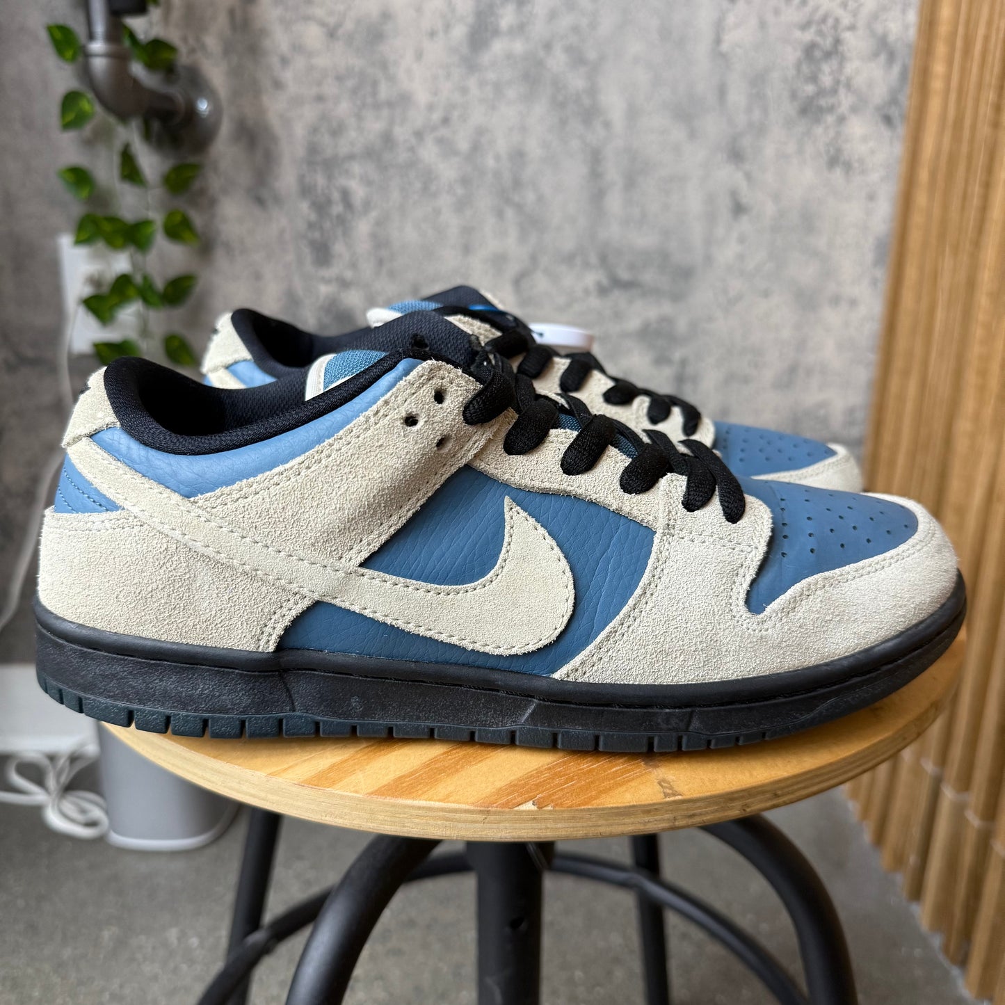 PRE-OWNED Nike SB Thunderstorm SZ 8**