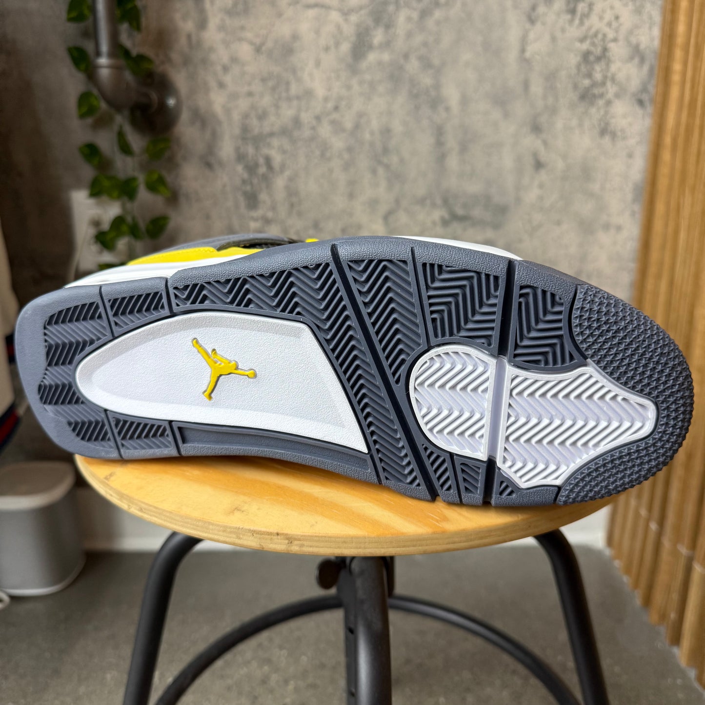 Jordan 4 Lightning SZ 11.5 (DS)