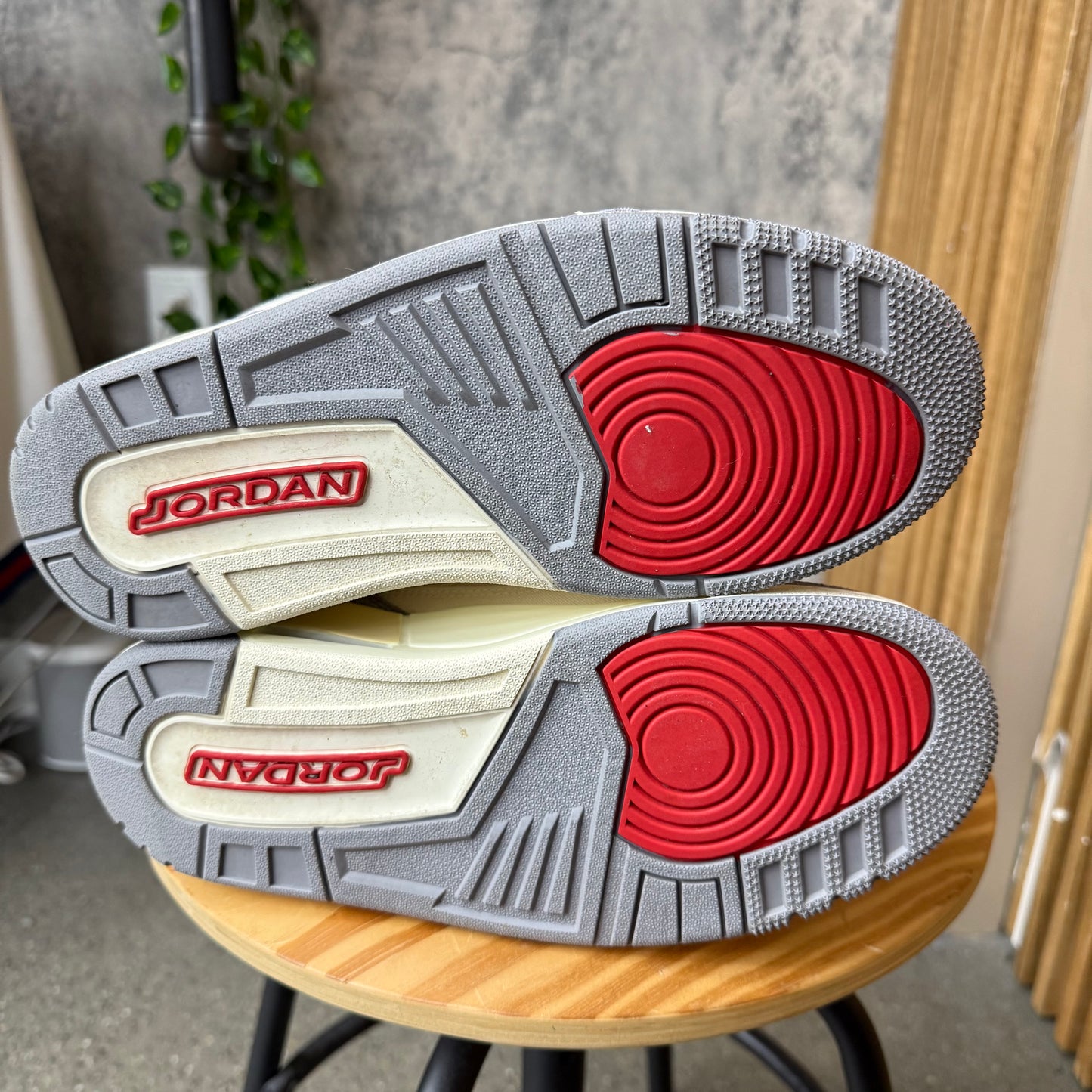 PRE-OWNED Jordan 3 Muslin SZ 7