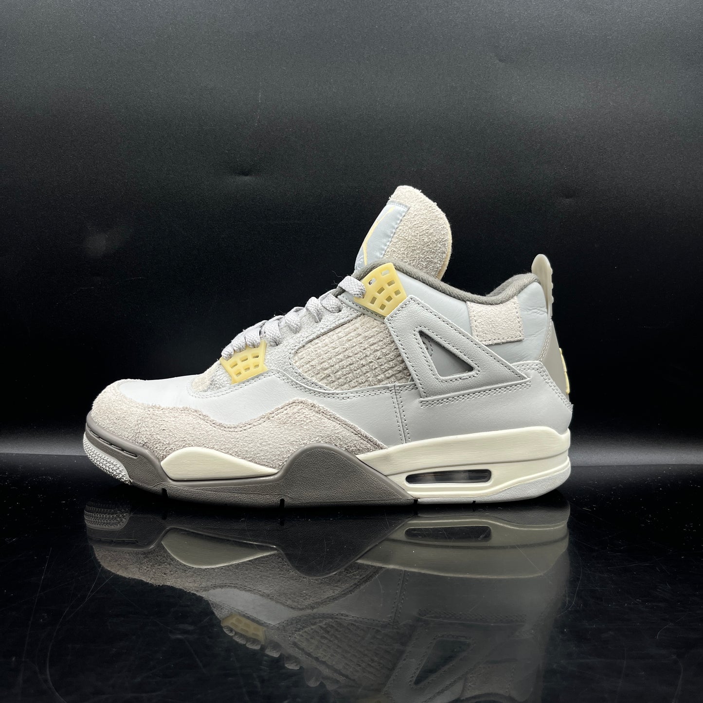 PRE-OWNED Jordan 4 Craft Photon Dust SZ 10