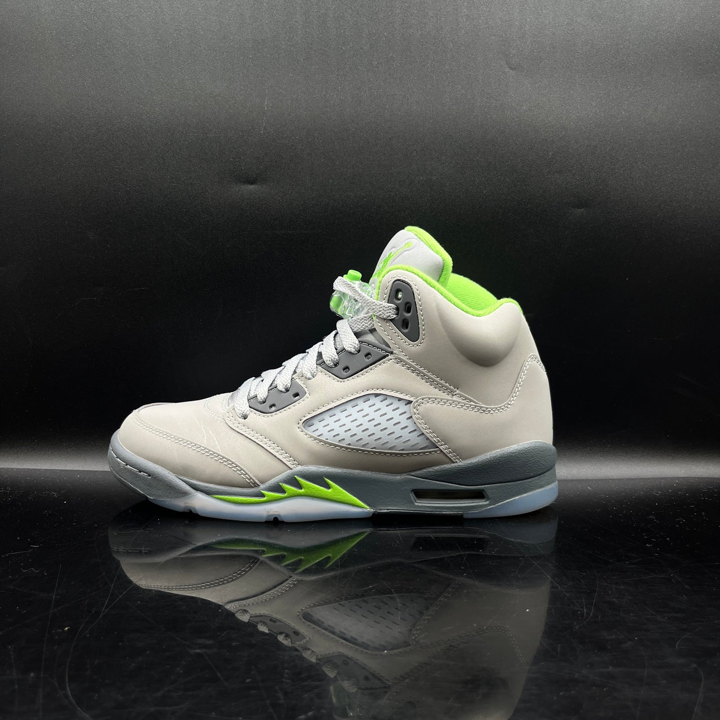 PRE-OWNED Jordan 5 Green Bean SZ 6.5Y