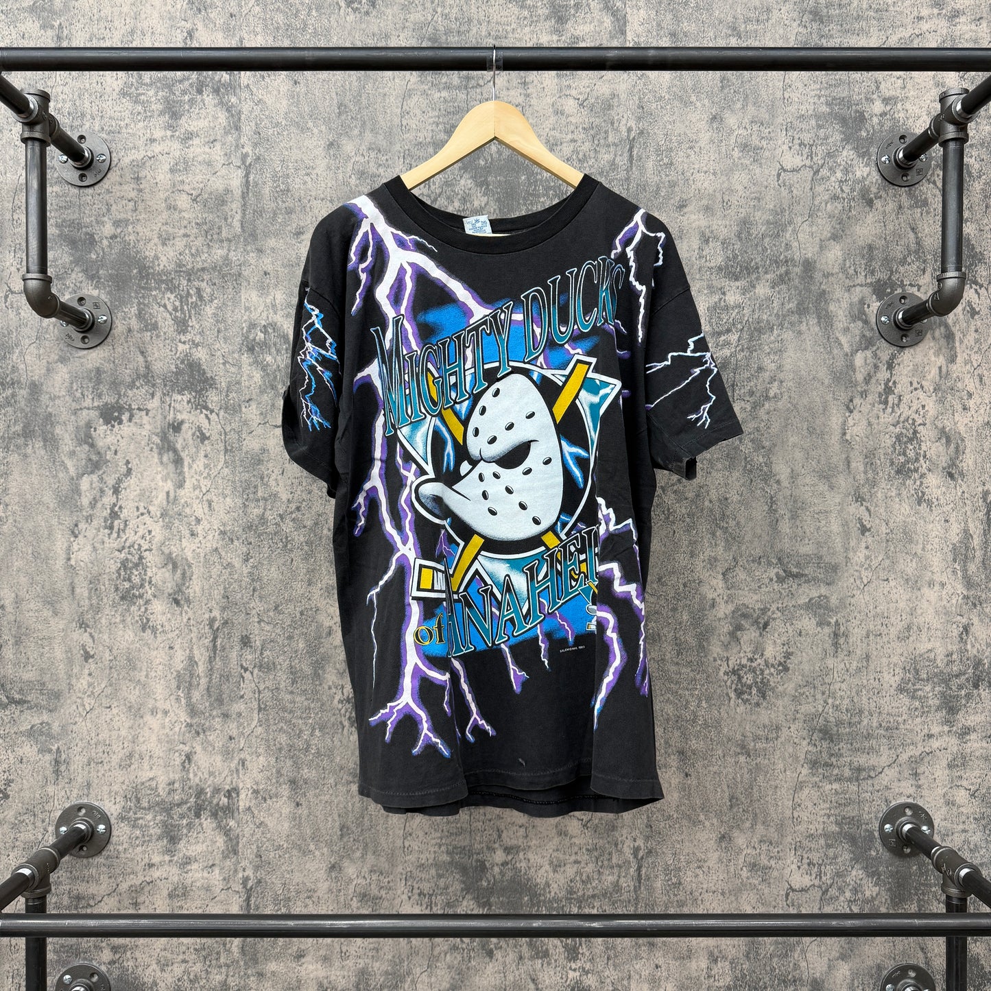 1993 Mighty Ducks Lightning AOP Disney Tee SZ Large