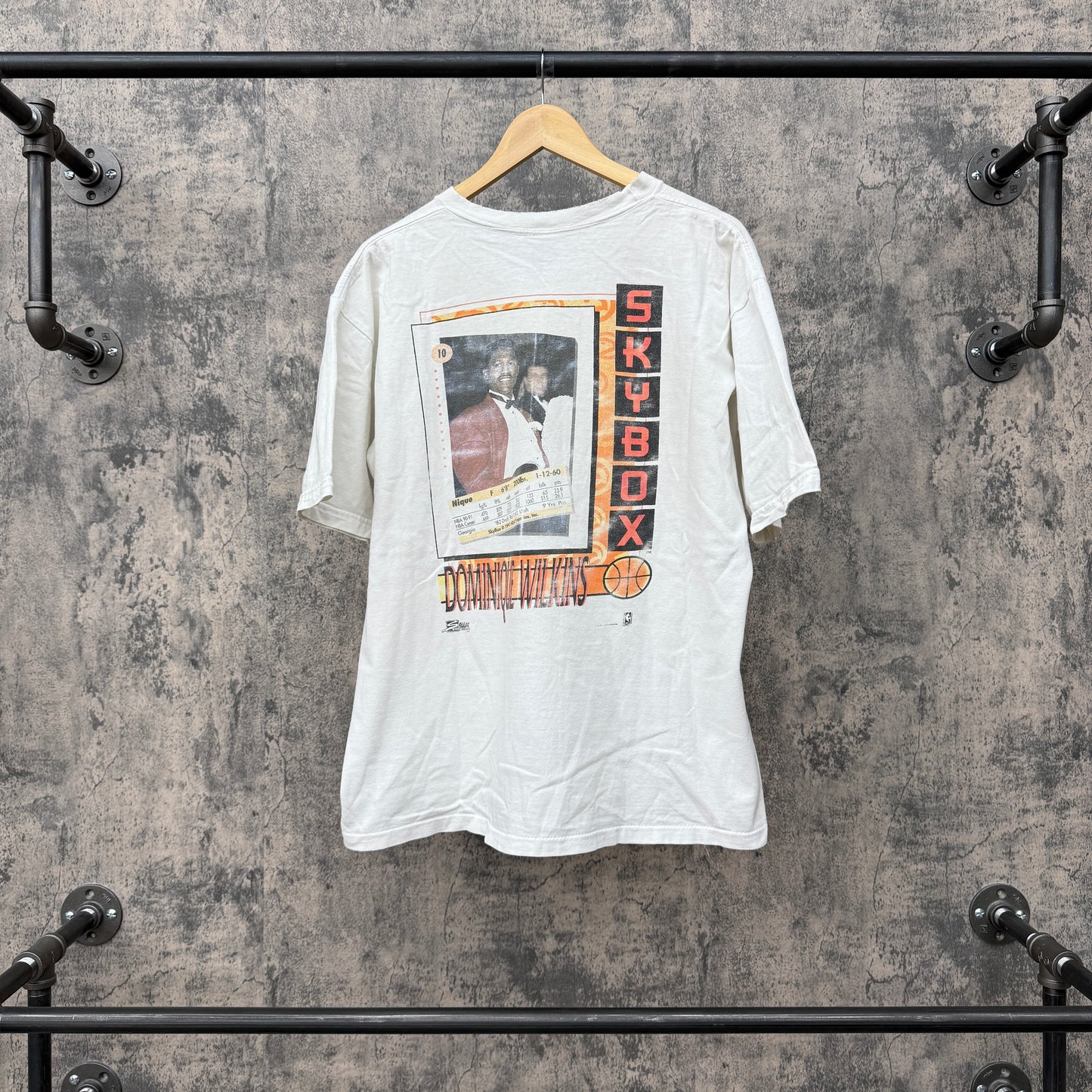 1991 Dominique Wilkins Skybox Tee SZ Large