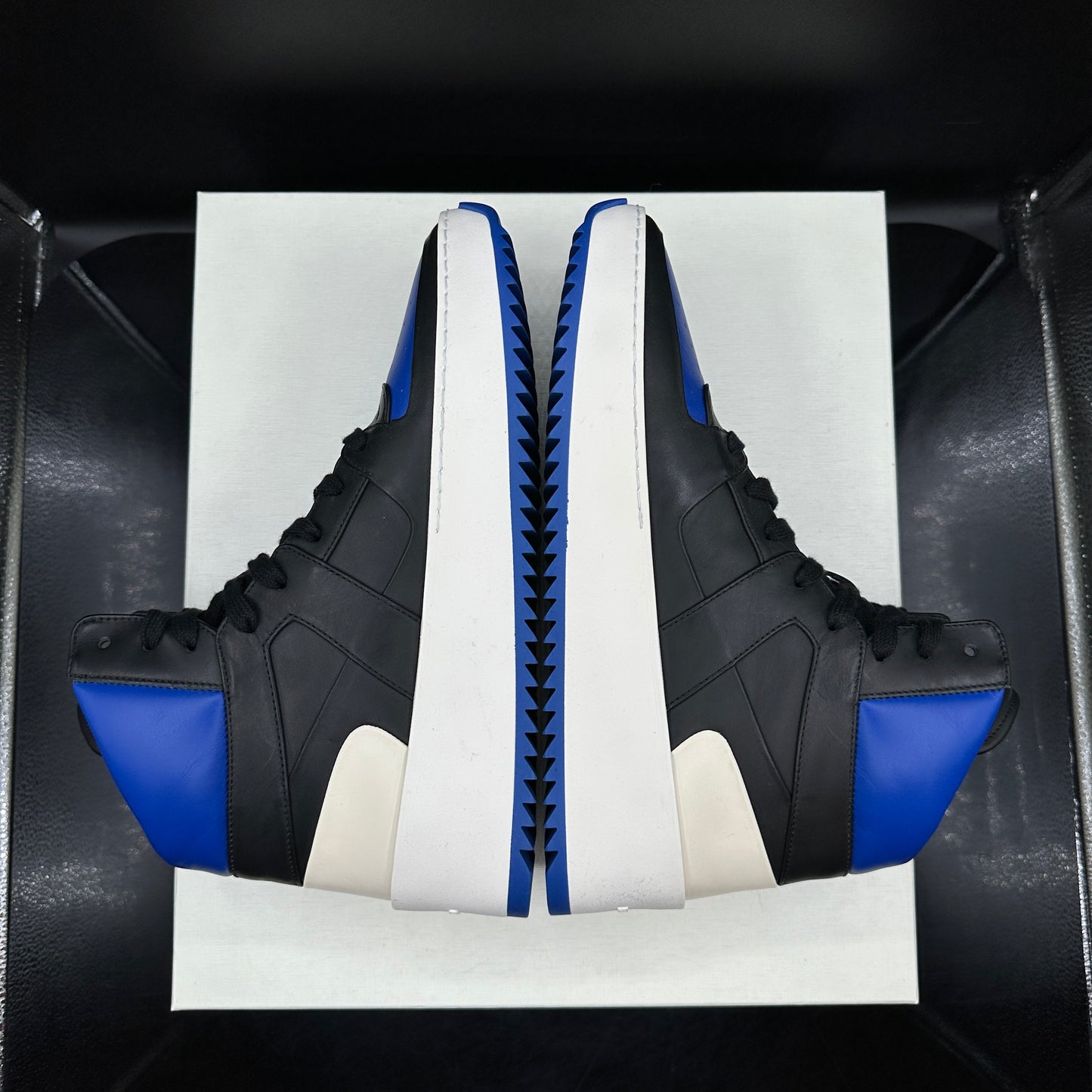 PRE-OWNED Fear of God Basketball Black/Royal SZ 9M / EU40