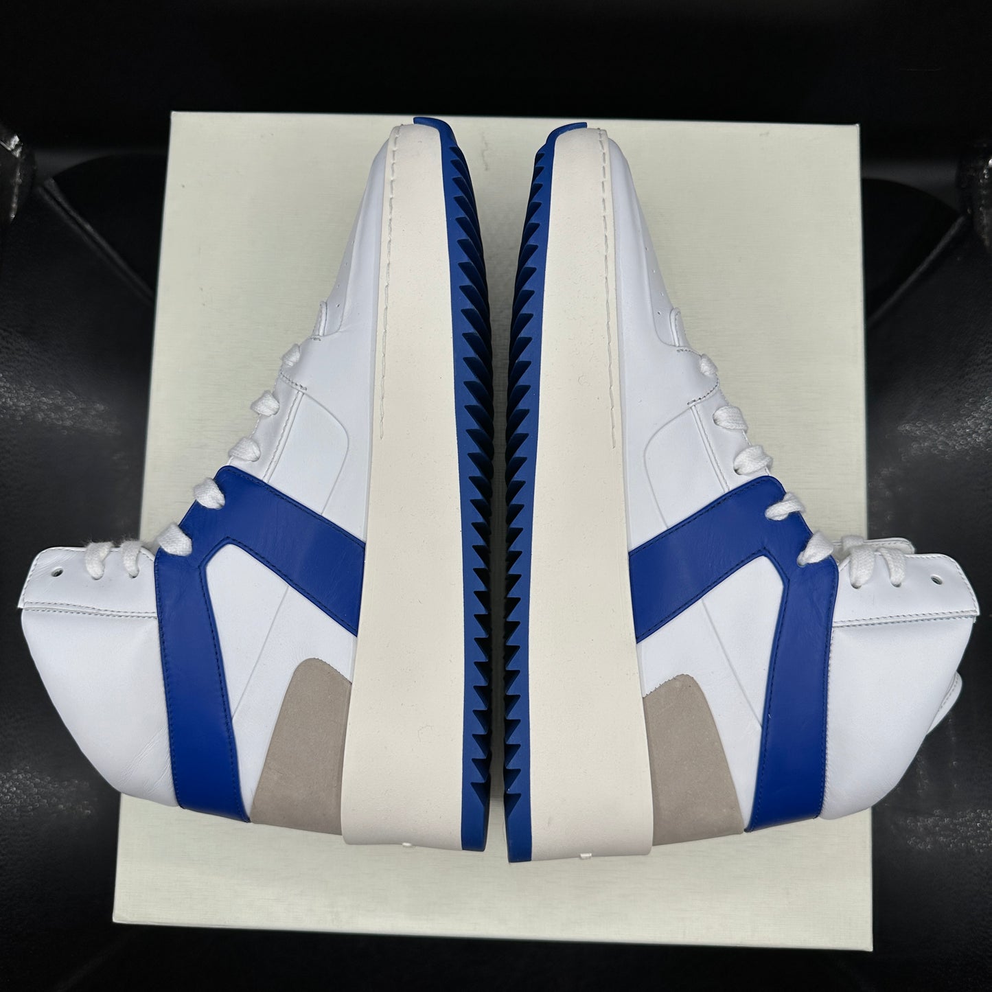 PRE-OWNED Fear of God Basketball White/Blue SZ 9M / EU40