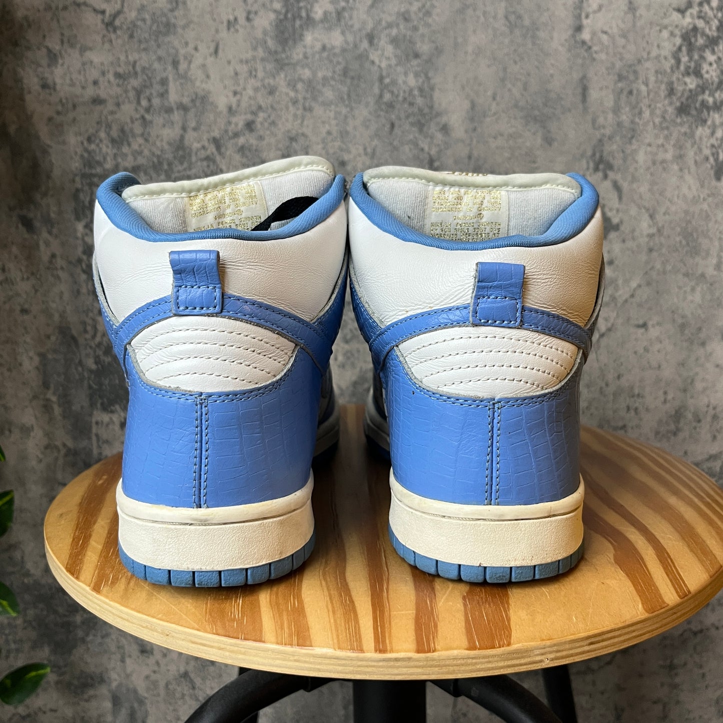 PRE-OWNED Nike Supreme SB Dunk Hi UNC SZ 9.5