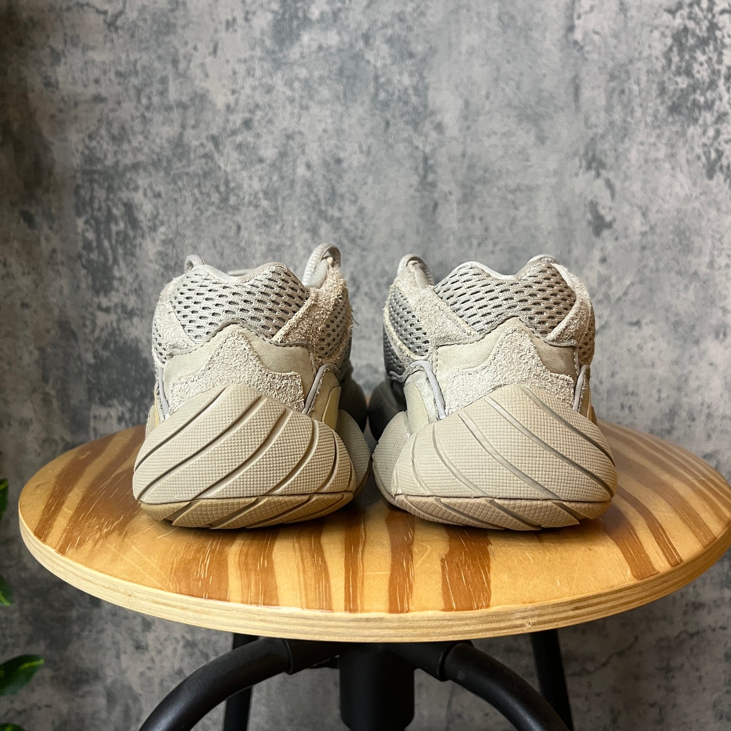 PRE-OWNED Yeezy 500 Low Taupe Light SZ 5.5