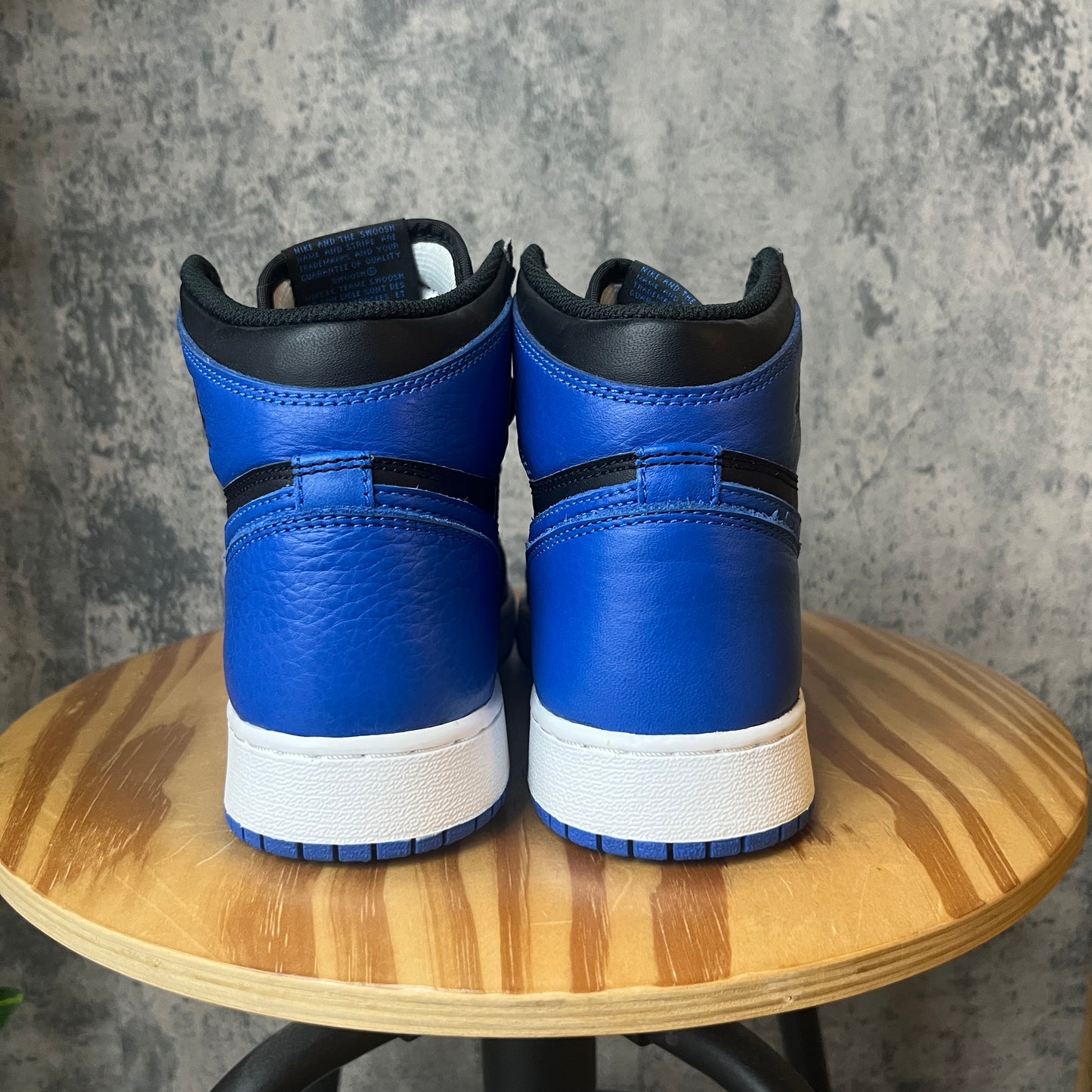 PRE-OWNED Jordan 1 Royal SZ 5.5Y
