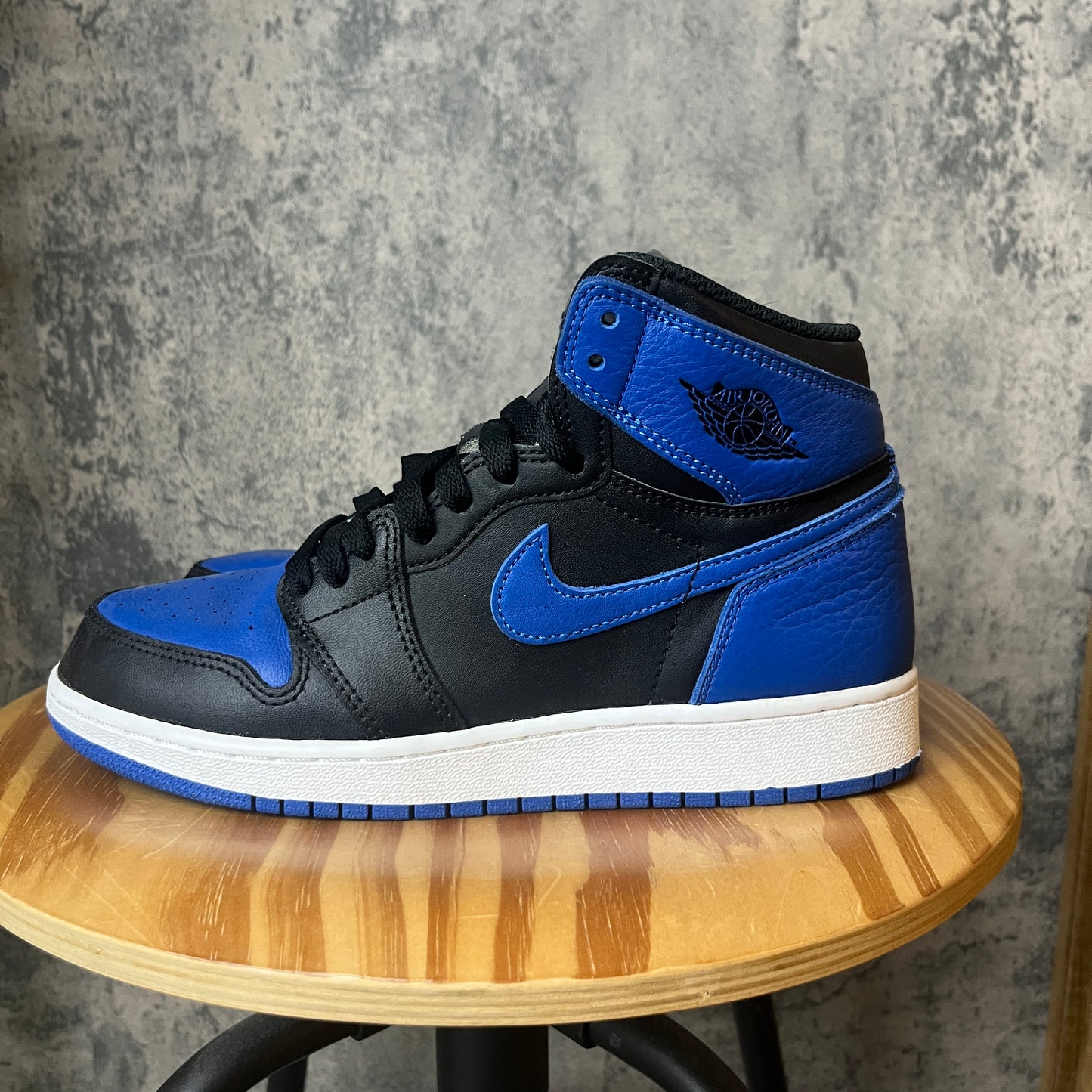 PRE-OWNED Jordan 1 Royal SZ 5.5Y