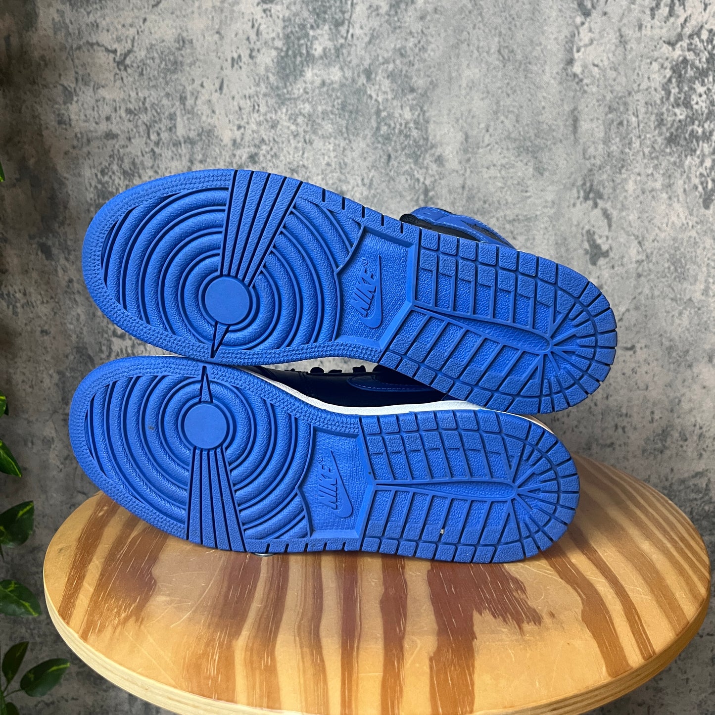 PRE-OWNED Jordan 1 Royal SZ 5.5Y