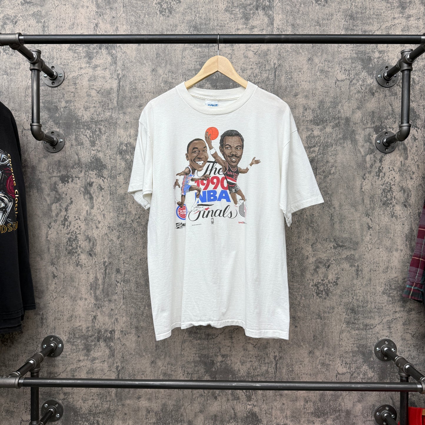1990 Isiah Thomas Vs Clyde Drexler FINALS Tee SZ XL
