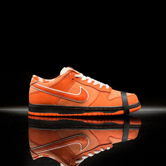 Nike SB Dunk Low Orange Lobster SZ 7.5 (DS)