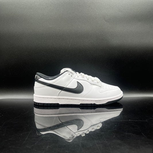 Nike Dunk Low White Black SZ 8M (DS)