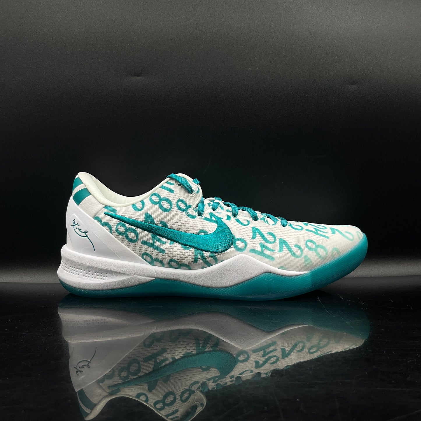 (PRE-OWNED) Kobe 8 Emerald Radiant SZ 9.5