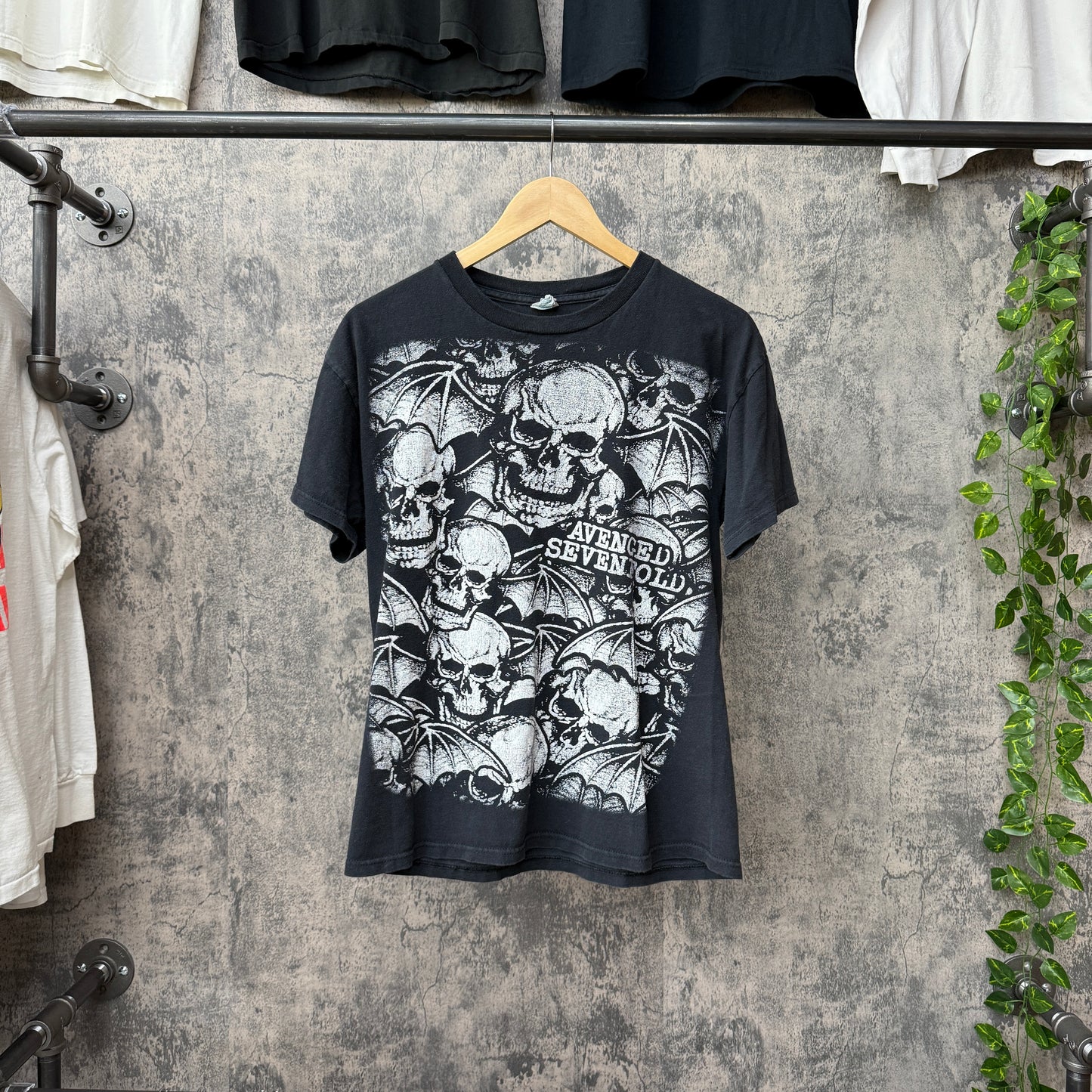 Y2K Avenged Sevenfold Bat Country Band Tee SZ S/M