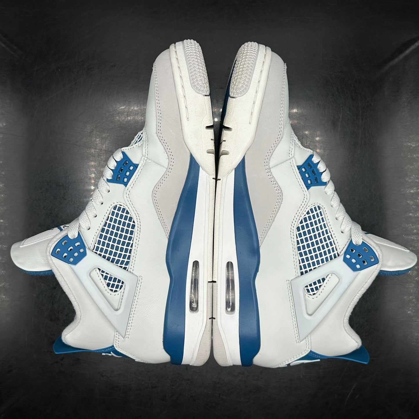 PRE-OWNED Jordan 4 Military Blue SZ 9.5