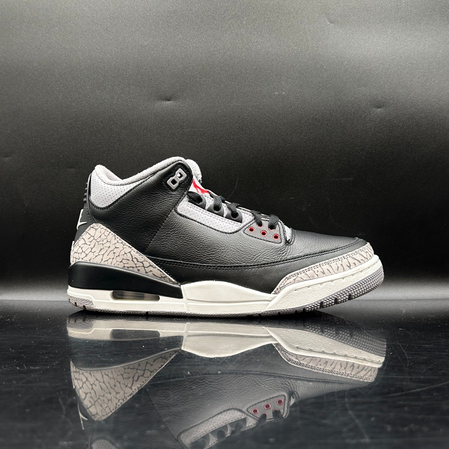 PRE-OWNED Jordan 3 Black Cement SZ 9.5 (2024)