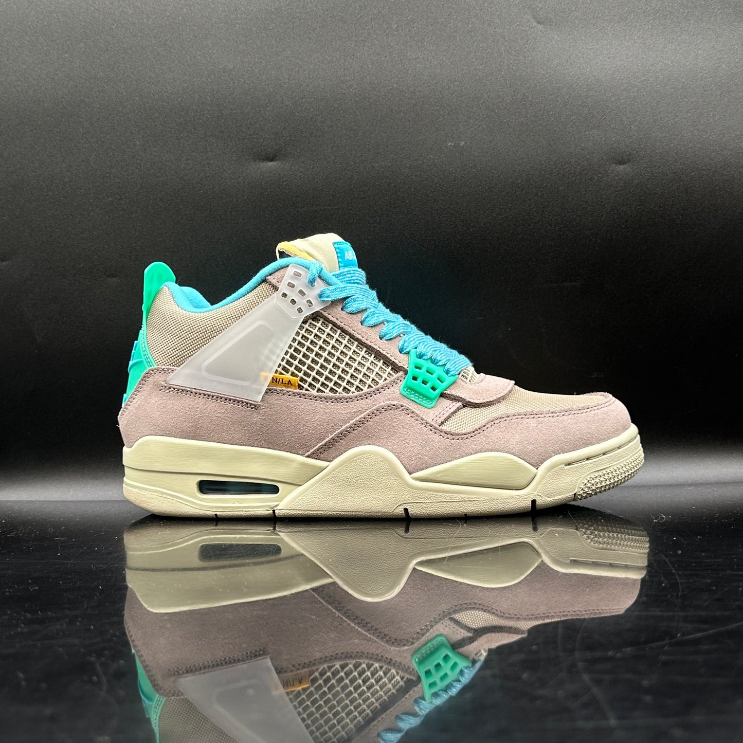 PRE-OWNED Jordan 4 Union Taupe Haze SZ 9.5