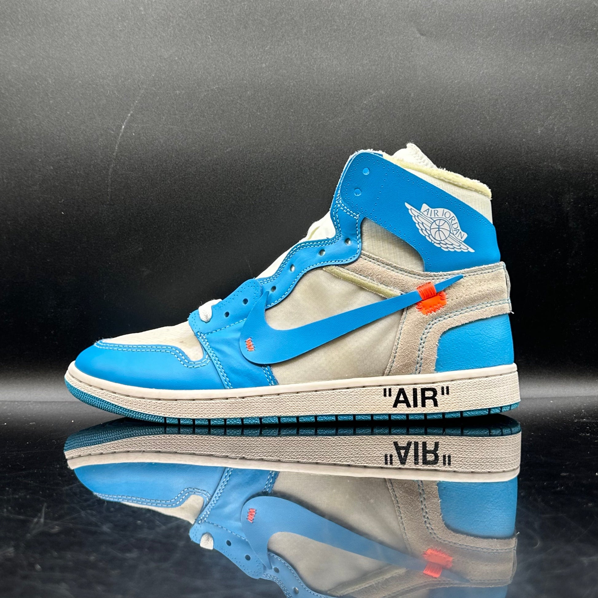 Off White Jordan 1s, Which One Is Your Favorite? UNC And Chicago Size 9.5  Pre Owned Euro Size 9.5