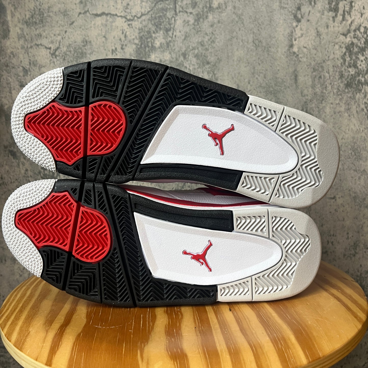 Jordan 4 Red Cement SZ 8.5 (DS)