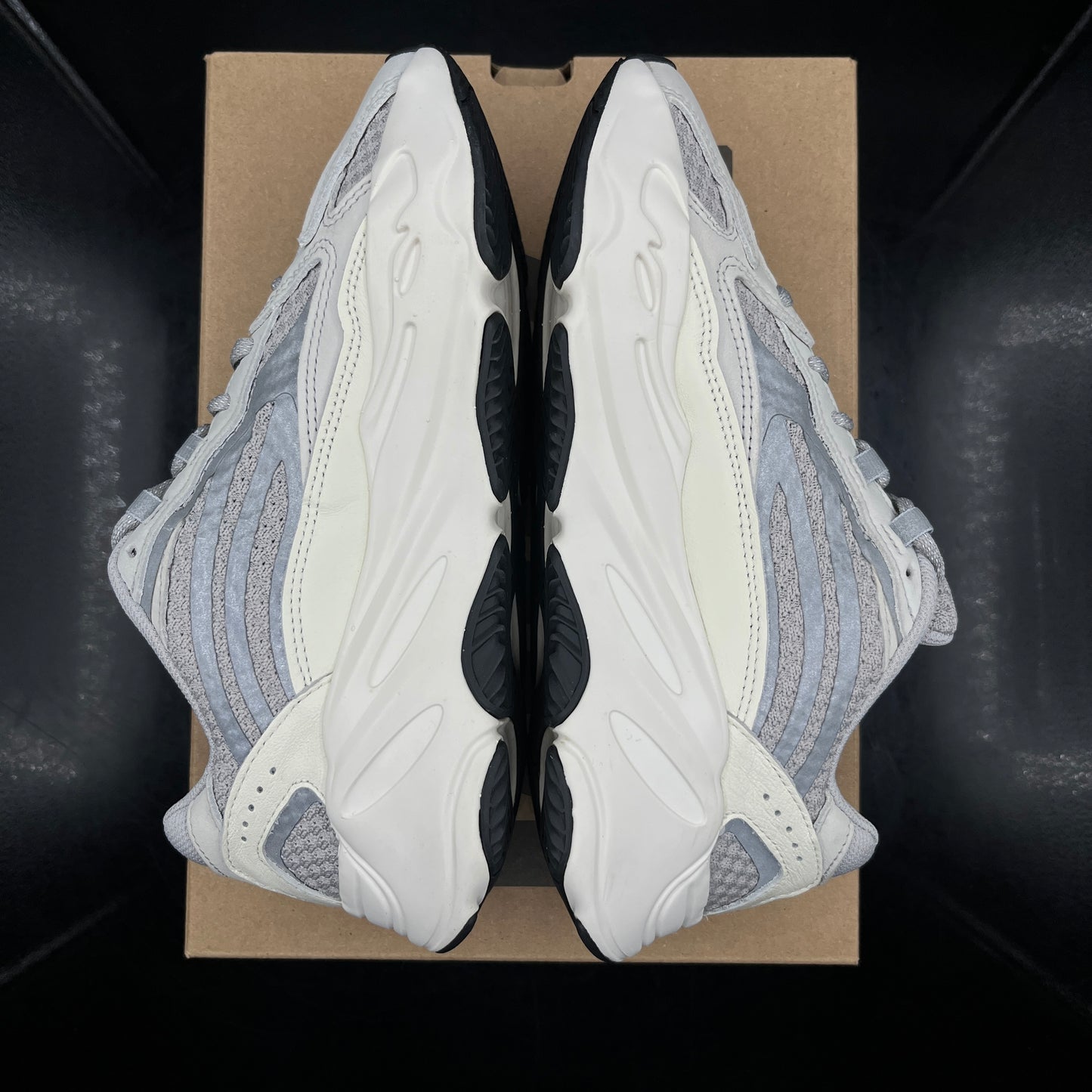 PRE-OWNED Yeezy 700 Static SZ 6