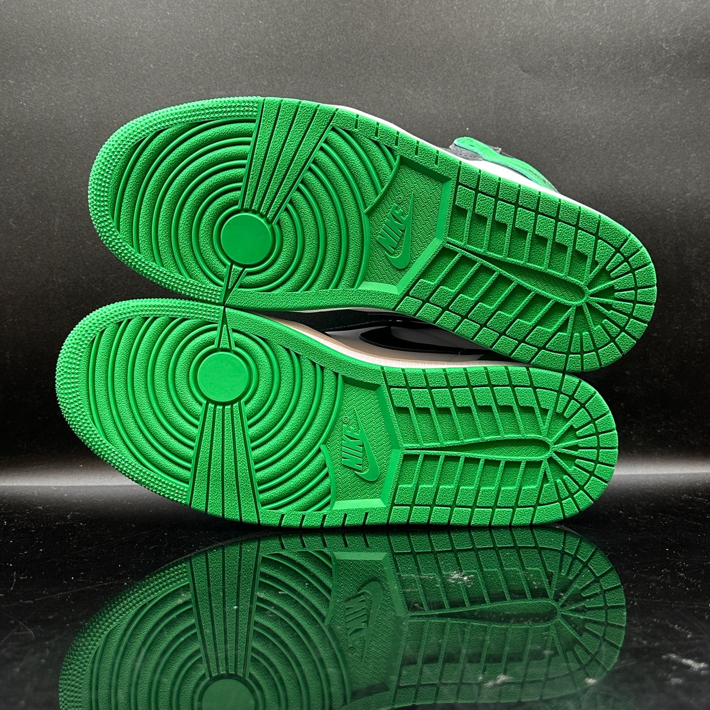 Jordan 1 Lucky Green (Multiple Sizes) (DS) â TRIBUTE.SEA